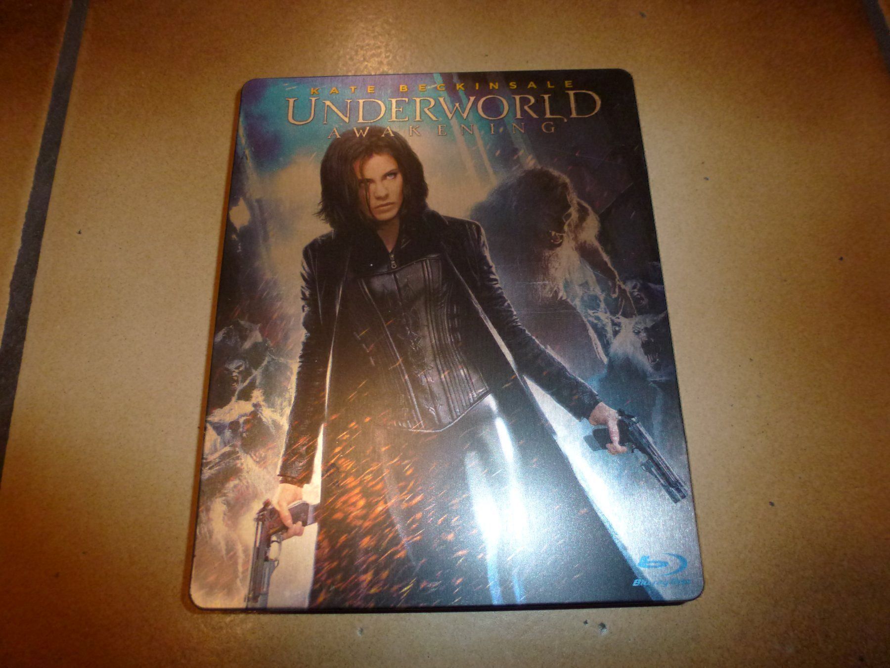 Tutti i DVDs: Underworld Awakening BLU-RAY STEELBOOK – Usato da Olten venduto da Disc-Ausverkauf