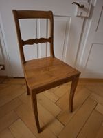 Antiker Biedermeier Holzstuhl mit Zierlehne 