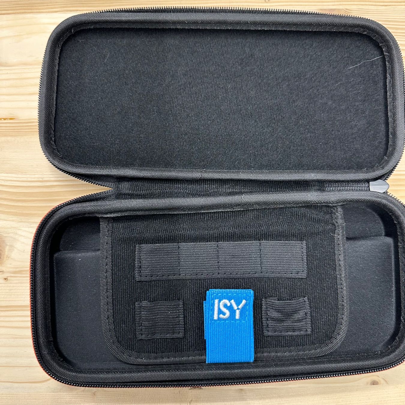 Nintendo Custodie protettive: Nintendo Switch OLED ISY Case / Etui – Nuovo (secondo la descrizione) da St. Gallen venduto da RadiumSKX 1