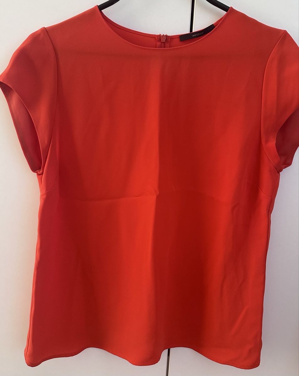 Windsor Chemisiers: Chic Red Windsor Top – D'occasion à Binningen par can_s2yh
