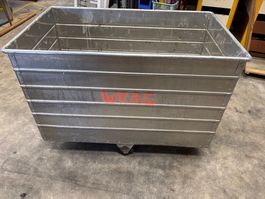Transportwagen aus Aluminium auf 4 Rollen