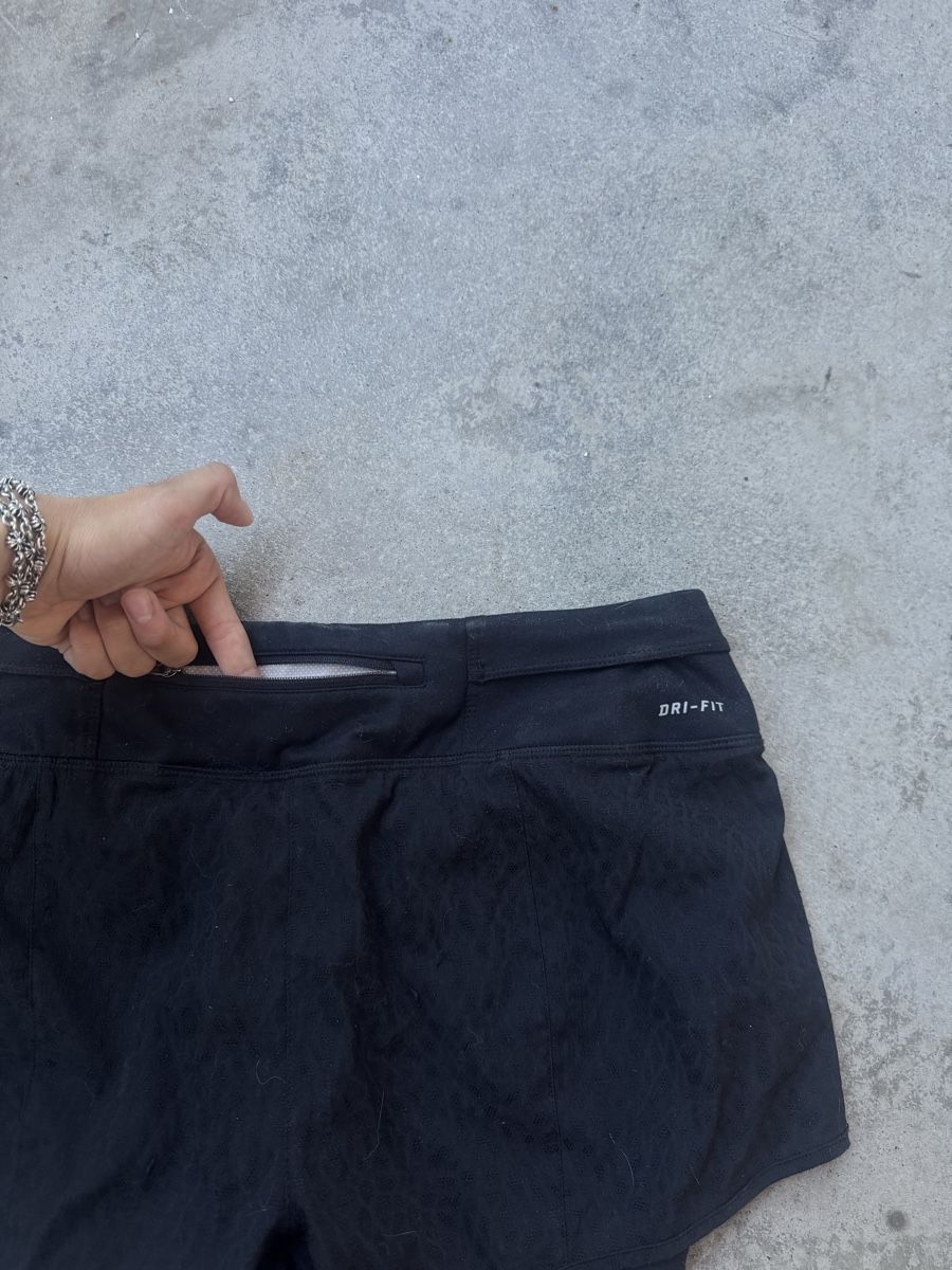 Nike Pantaloni: Nike Dri-Fit Shorts size M – Nuovo (secondo la descrizione) da Zürich venduto da forestF4iry 3