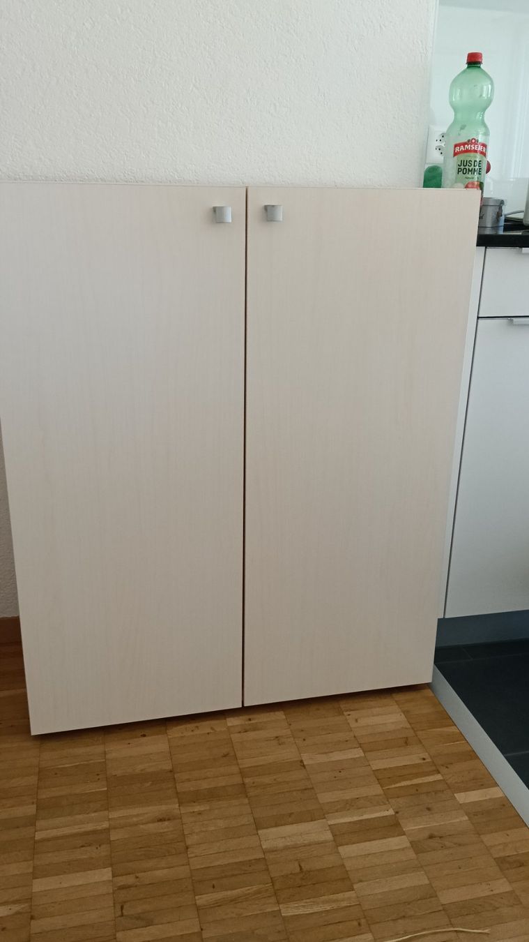 Armadi: Kleines Möbel, Schrank, – Usato da Steffisburg venduto da tut_s28q 1