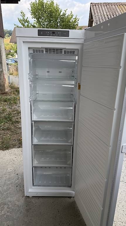 Whirlpool Congélateurs: Gefrierschrank Whirlpool NoFrost – D'occasion à Künten par buli76 1