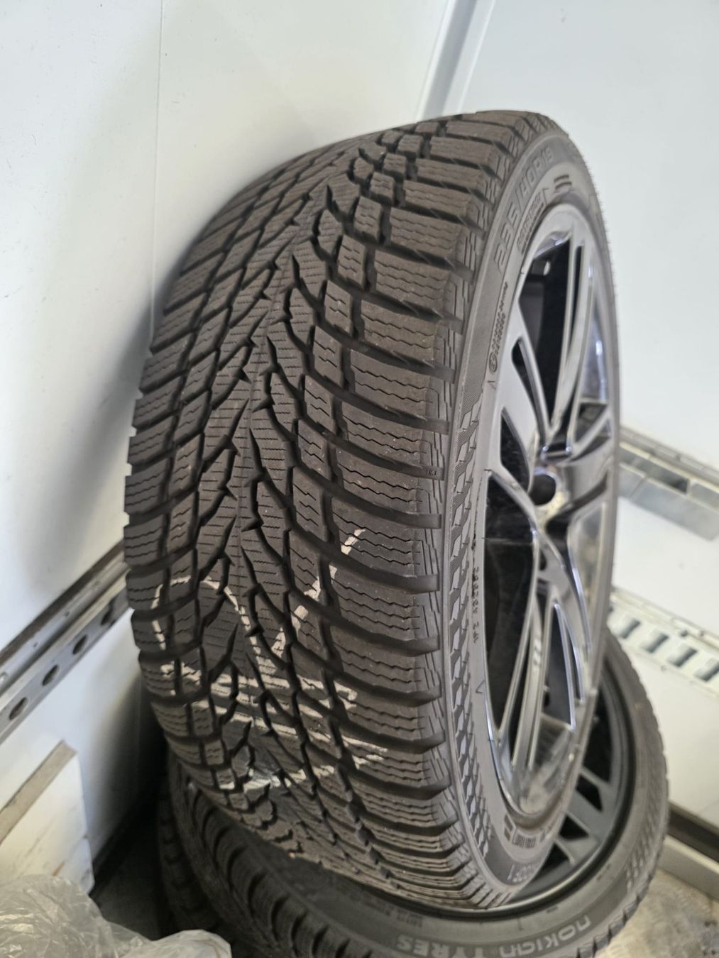 Audi Pneus & Roues: AUDI RS4 Winterräder 19Zoll – D'occasion à Regensdorf par Bay2020 3