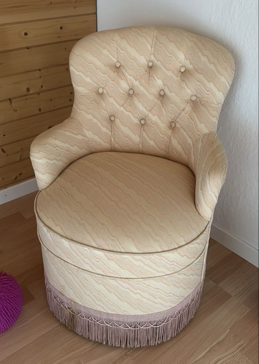 Sessel: Kindersessel mit Fransen creme/rosa – Gebraucht aus Würenlingen von ulu_sab