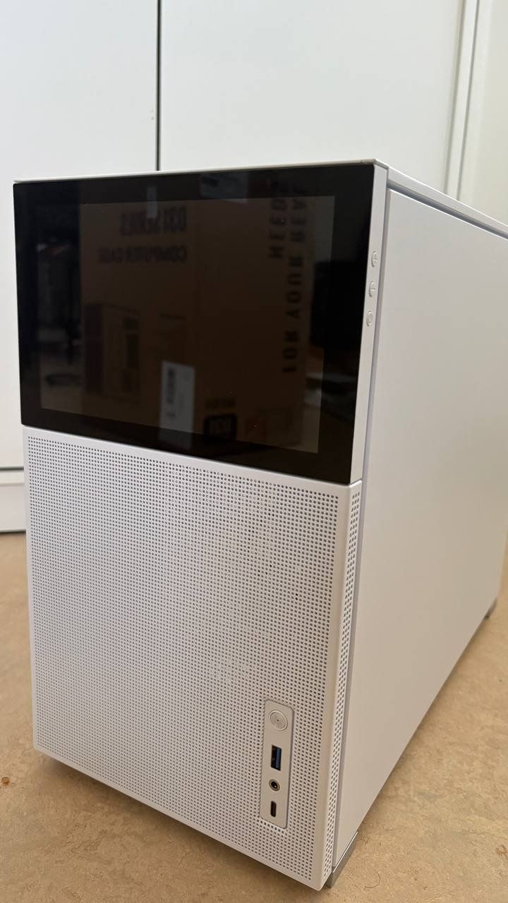 Jonsbo Custodie: Weiss Gaming PC Gehaeuse mit Display, JONSBO D31 -- TOP!! – Nuovo (secondo la descrizione) da Bäretswil venduto da vla_t5t2 1