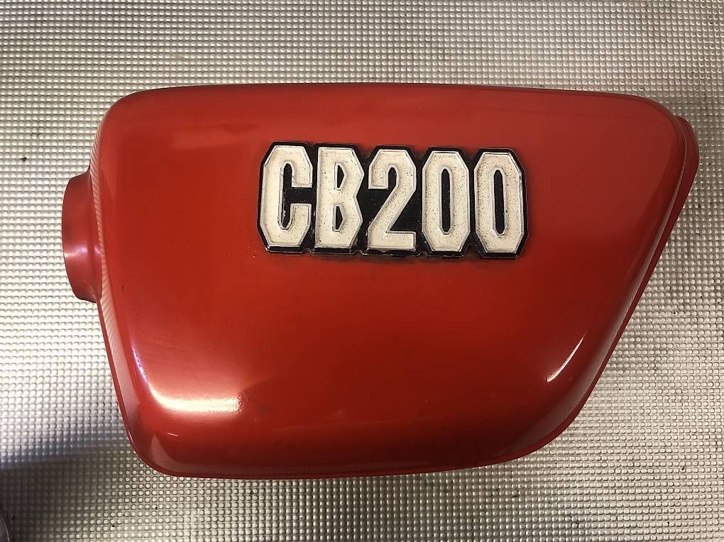 Tutti i ricambio per moto: Honda CB 200 Luftfilterdeckel – Usato da Tagelswangen venduto da famoussurfer91 1