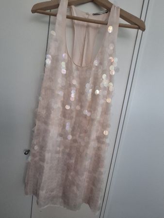 Neues, ungetragenes Kleid von Bershka, ideal für den Sommer
