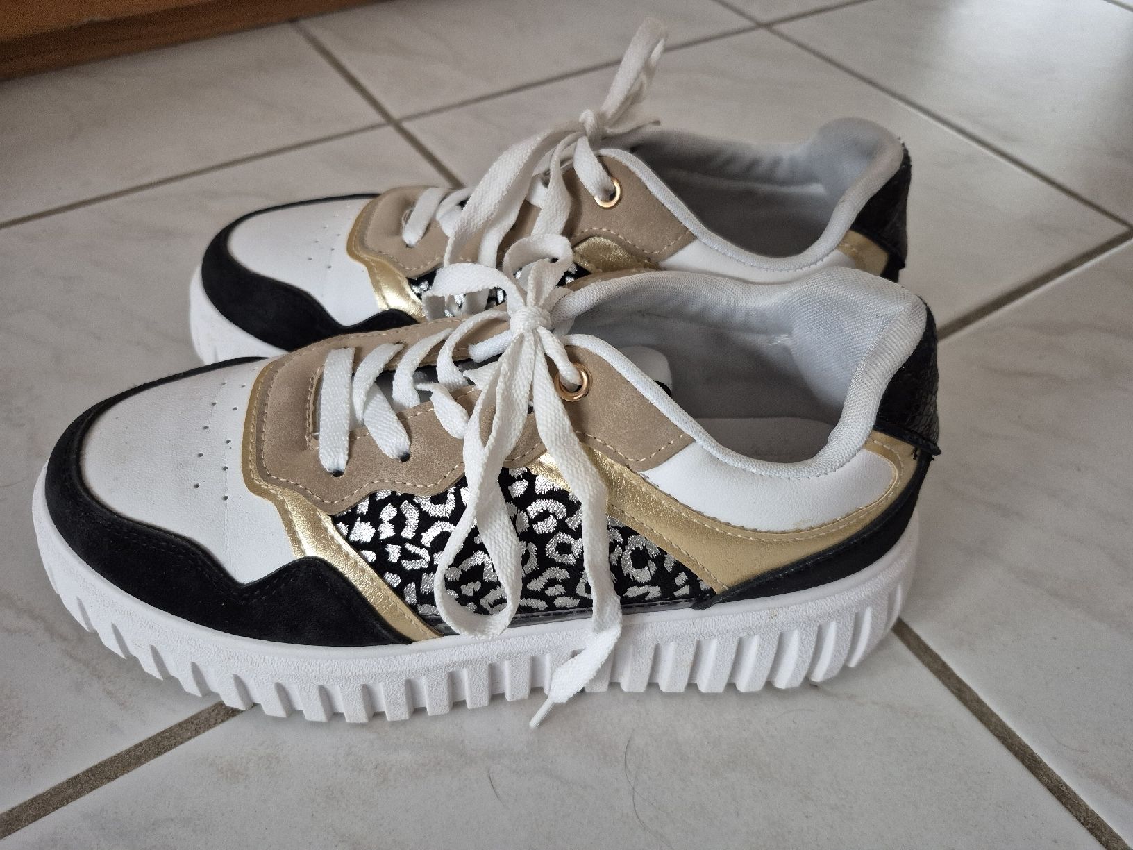 Scarpe da donna: Damen Sneaker – Usato da Rorschach venduto da Bodensee-65