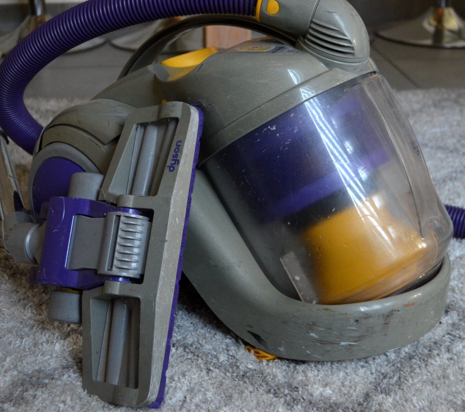 Dyson Aspirapolveri & Accessori: Dyson DC02 Staubsauger aspirateur – Usato da Collonges venduto da arashee 3