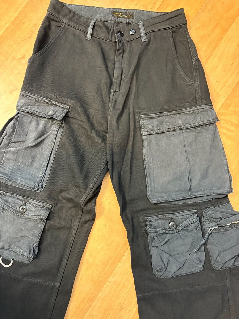 Replay Hosen: Schwarze Cargohose von REPLAY Gr. 27 – Neu (gemäss Beschreibung) aus Willisau von ani_gtk8 2