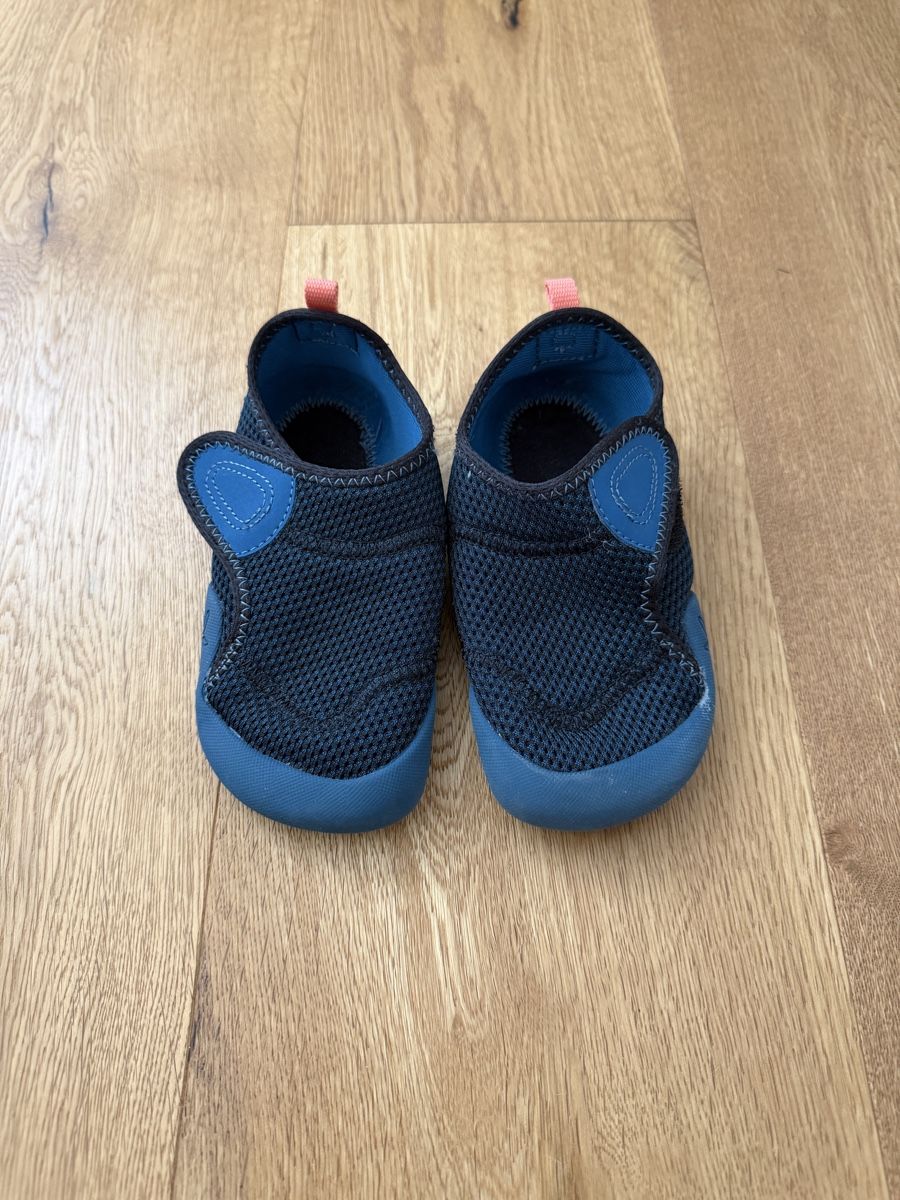 Decathlon Chaussures garçon: Decathlon - Kinder Hausschuhe, Gr. 28 – D'occasion à Interlaken par fbnscl 1