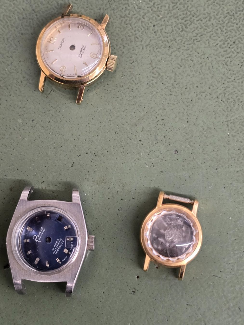 Orologi: Lot de 7 boîtes de montres – Usato da Tramelan venduto da Nirdan 1