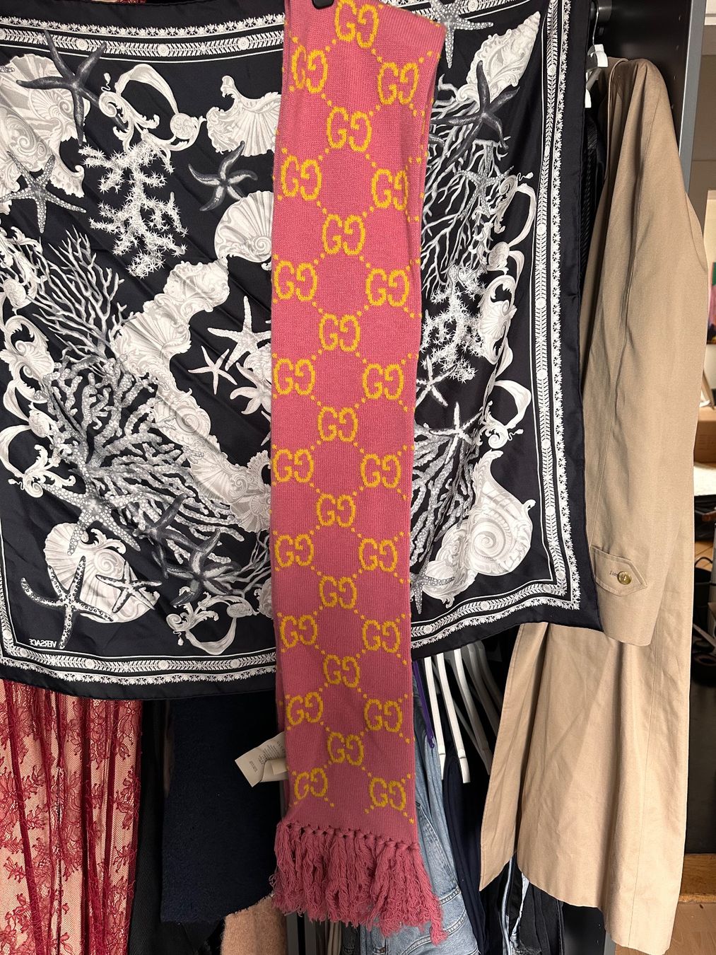 Gucci Foulard & Sciarpe: Gucci Schal Original pink – Usato da Zürich venduto da Naohmyxraphaela 3