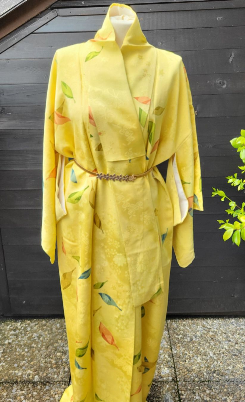 Kimono: Kimono jaune – Nuovo (secondo la descrizione) da Fribourg venduto da VictoriaShop7 1