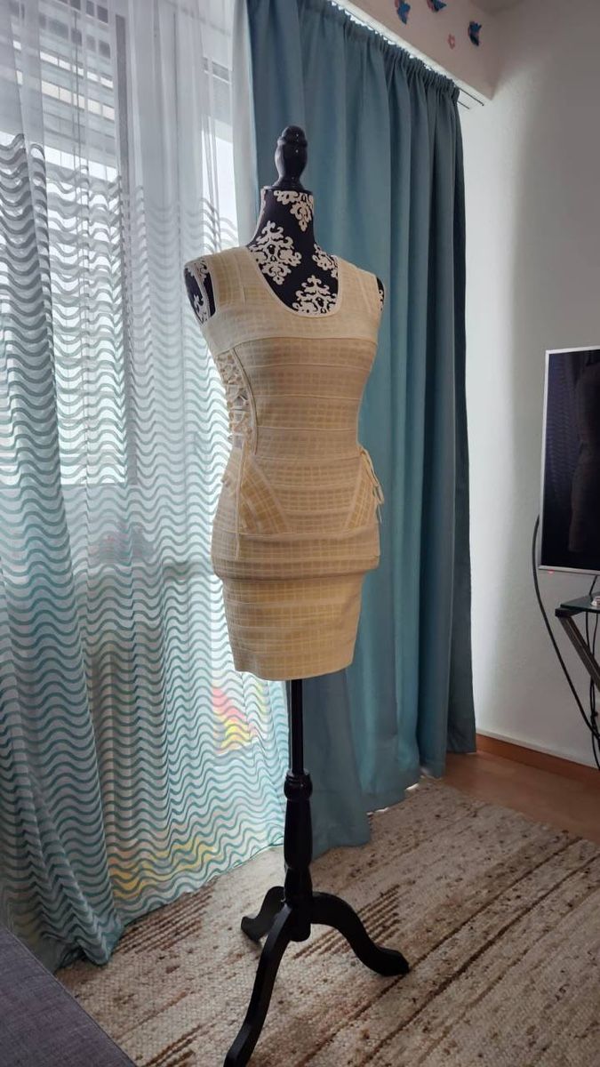 Vestiti: Kleid Herve Leger Gr.XS – Usato da Fällanden venduto da joe_xvv8
