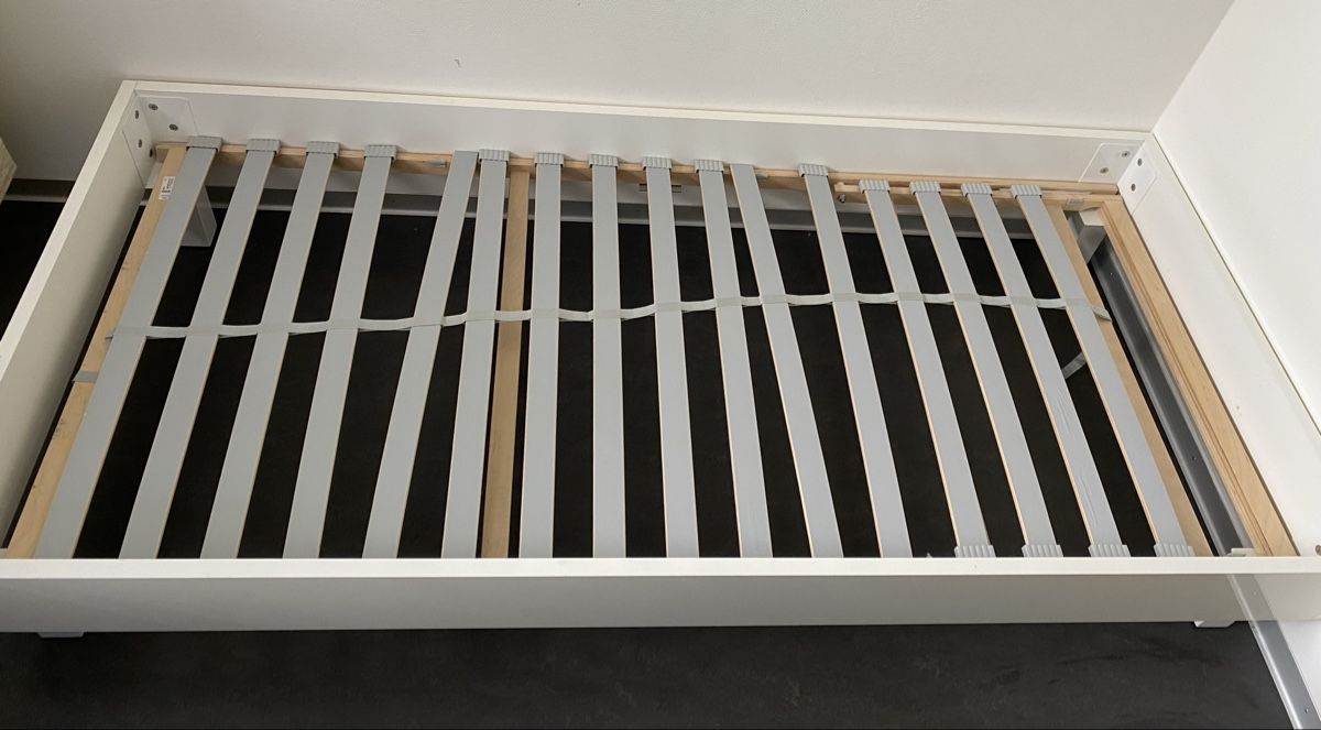 Ikea Betten: Ikea Bett 90x200cm – Gebraucht aus Zürich von des_8ffg