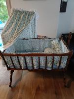 Vintage Babywiege / Stubenwagen, Holz, mit Himmel