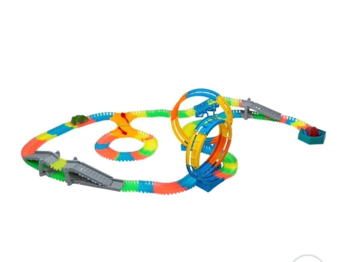 Piste: Glow Tracks Rennbahn mit 2 Autos – Nuovo (secondo la descrizione) da Geroldswil venduto da sab_8klh