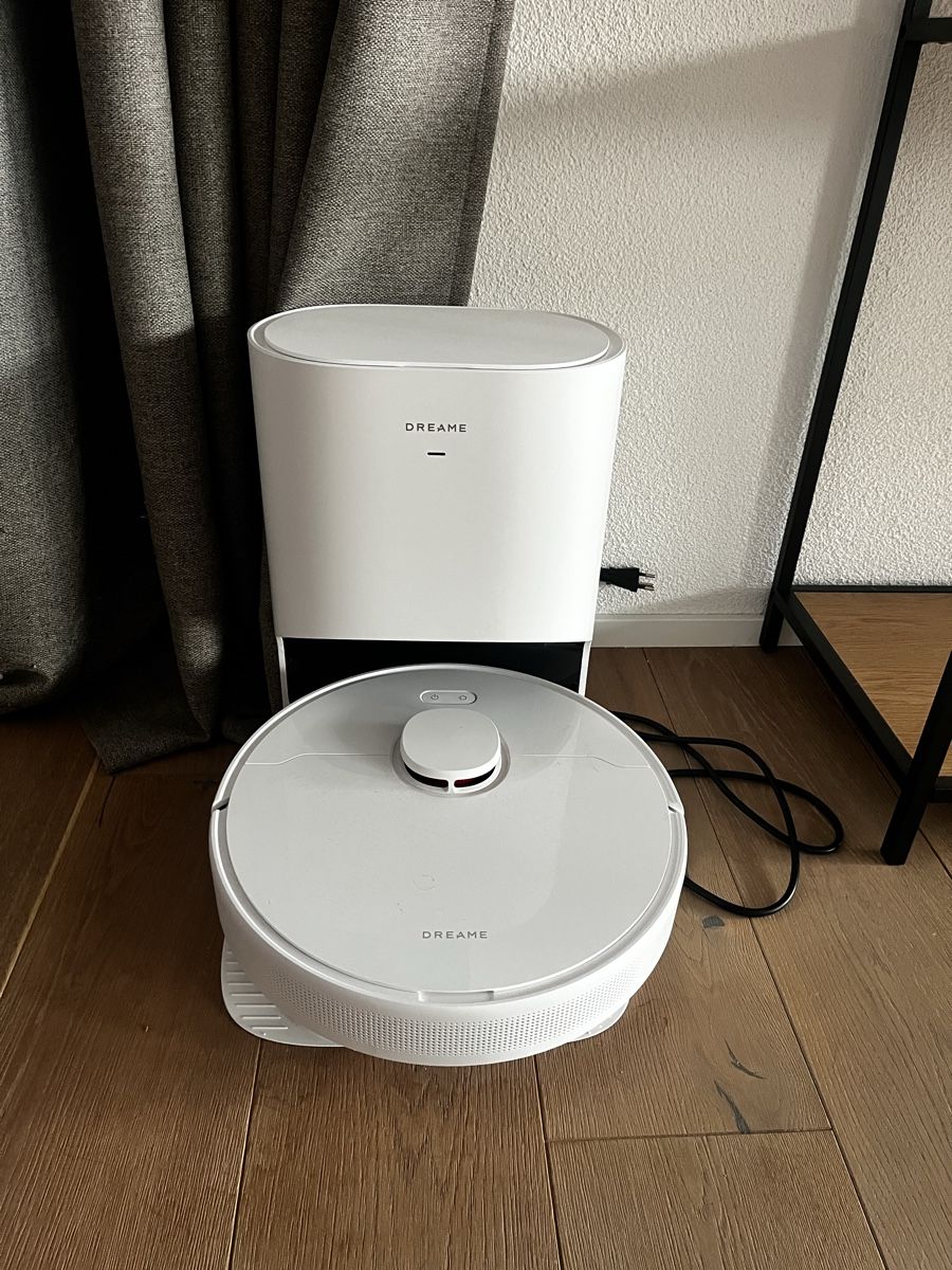 Dreame Aspirateurs & Accessoires: Dreame D10 Plus Saugroboter mit Absaugstation – D'occasion à Wald ZH par vivian__