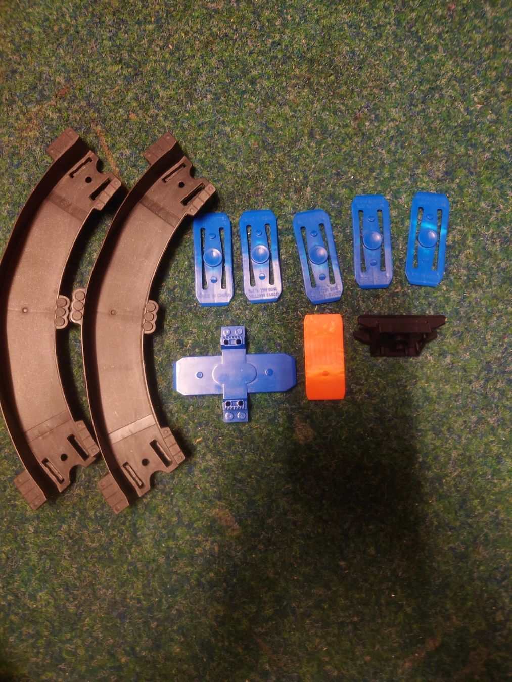Hot Wheels Giocattoli: Hot Wheels Track Builder System Konvolut, Winter-Spass! – Usato da Wettingen venduto da l_i500 3