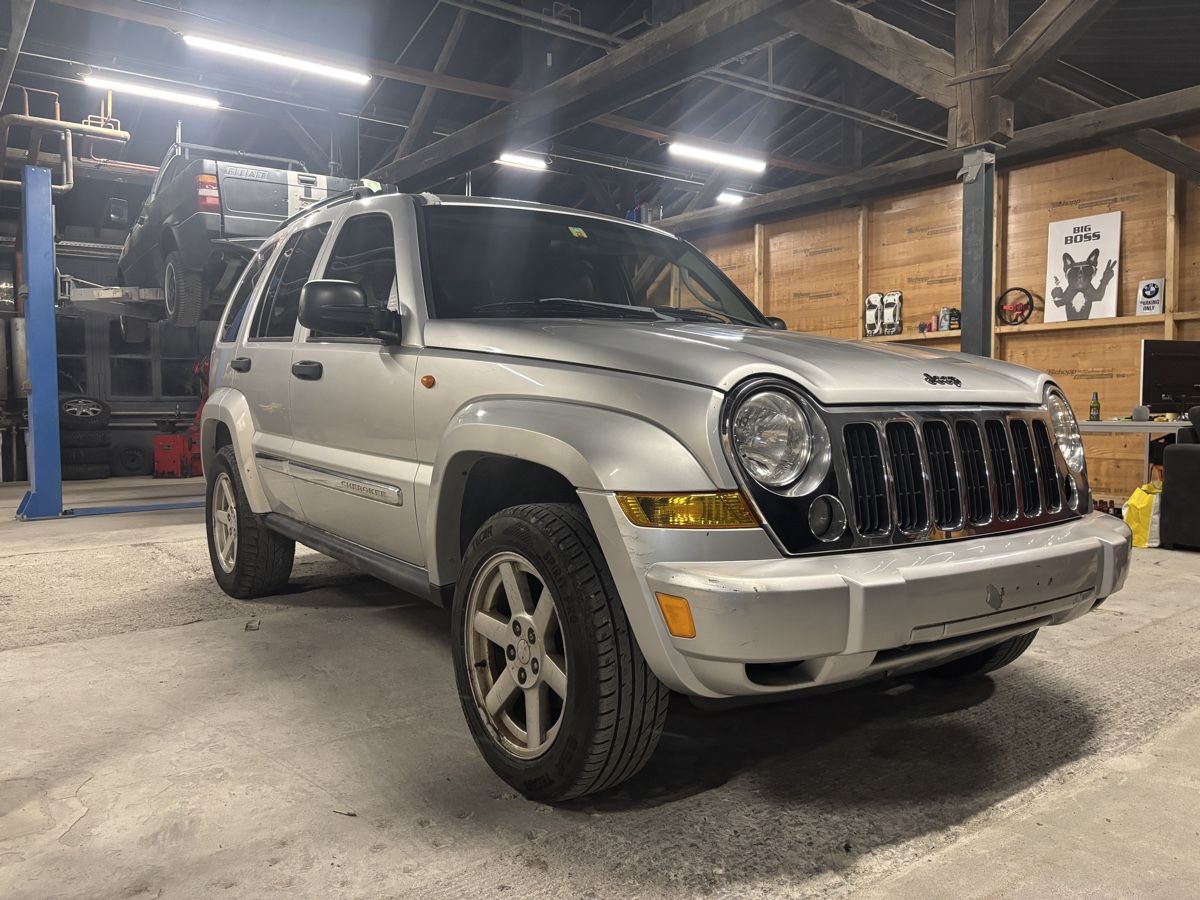 Jeep Autos: Jeep Cherokee 2.8 CRD – Gebraucht aus Oey von DigRent