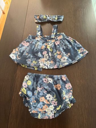 GAP Blumen Set, Gr. 68, neuwertig! Top, Höschen & Stirnband