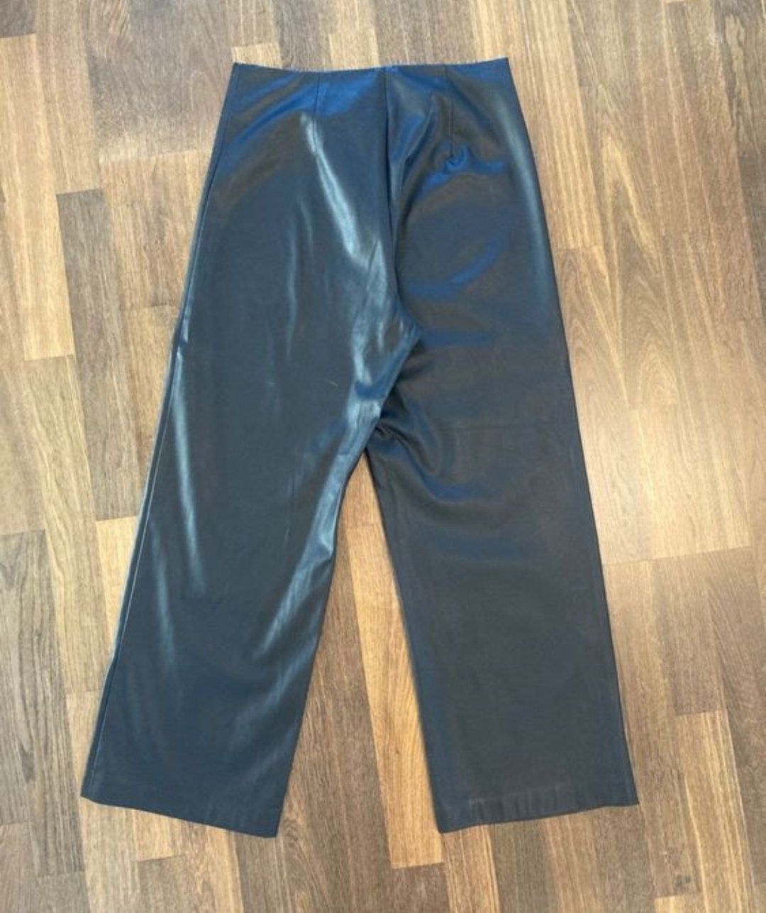 Vila Pantaloni: Vila Lederhose schwarz 38 – Usato da Bern venduto da verateinilae 4