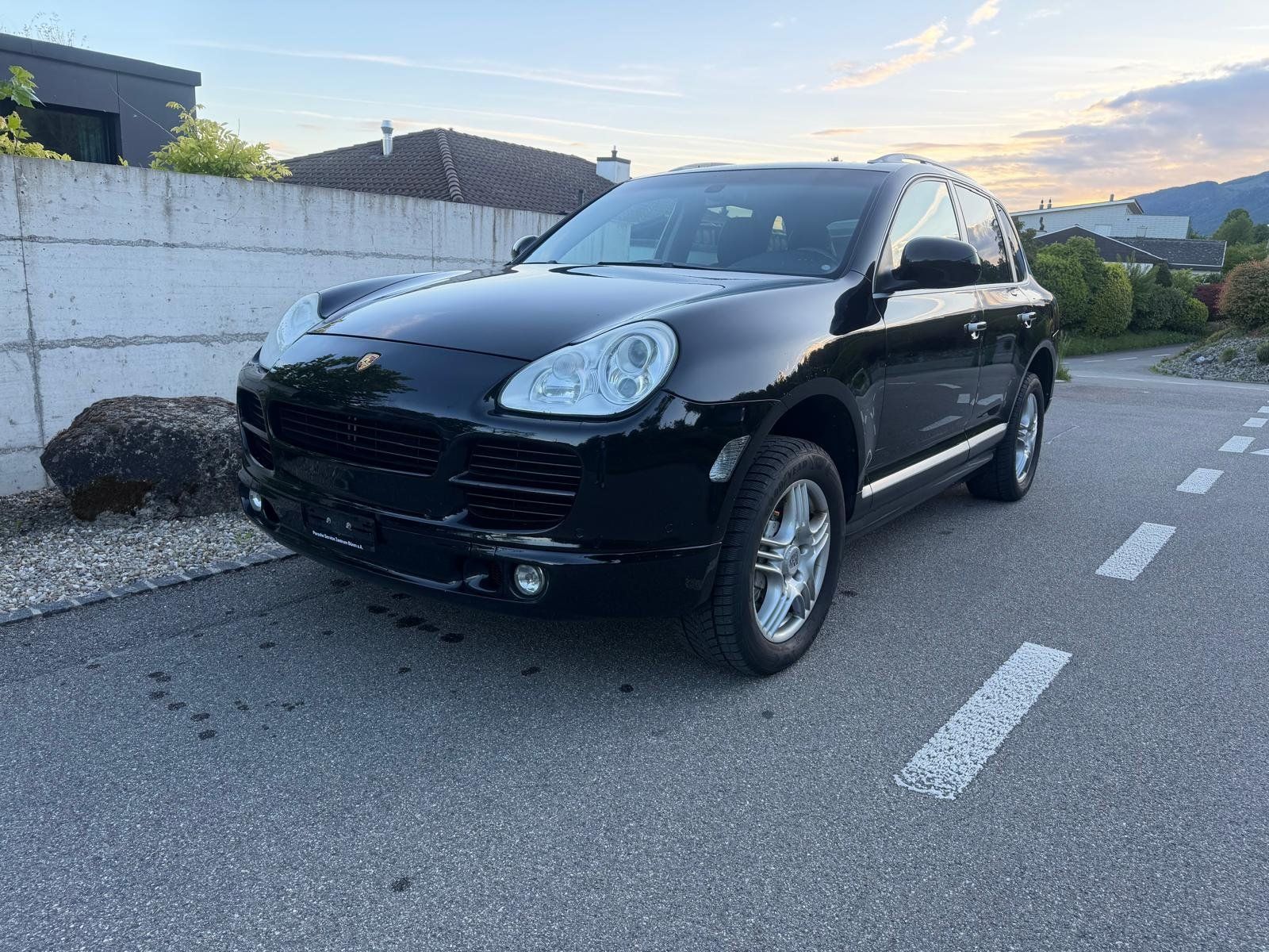 Porsche Autos: Porsche Cayenne S 4.5 V8 (Techart Front / Seitenschweller) – Defekt aus Bellach von Mike_e