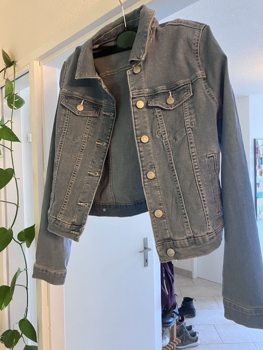H&M Giacche: Jeansjacke XS – Usato da Fällanden venduto da Remundn