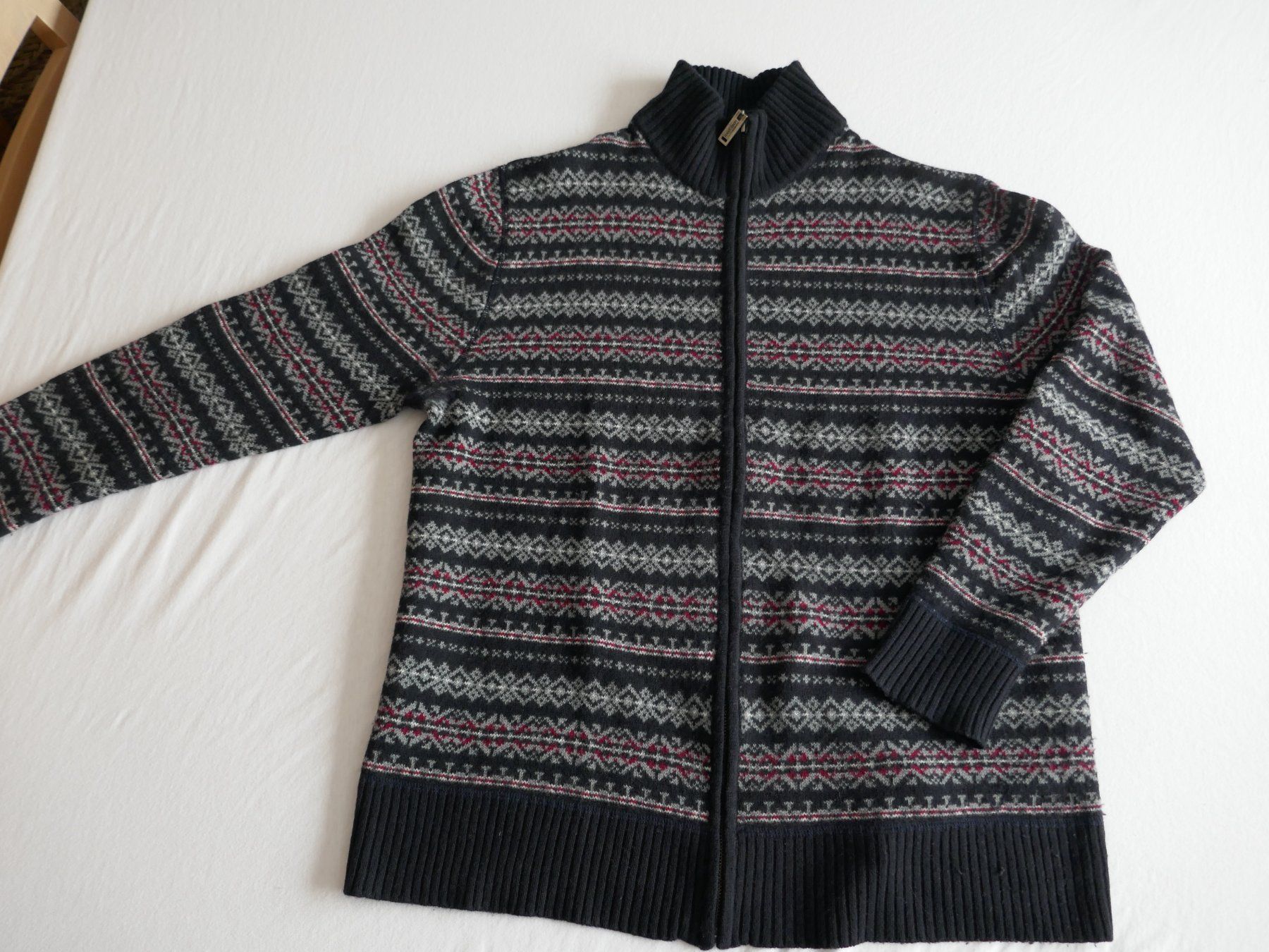 Maddison Giacche: Strickjacke mit Reissverschluss - dunkelblau + Muster – Usato da Volketswil venduto da Cobra22 1