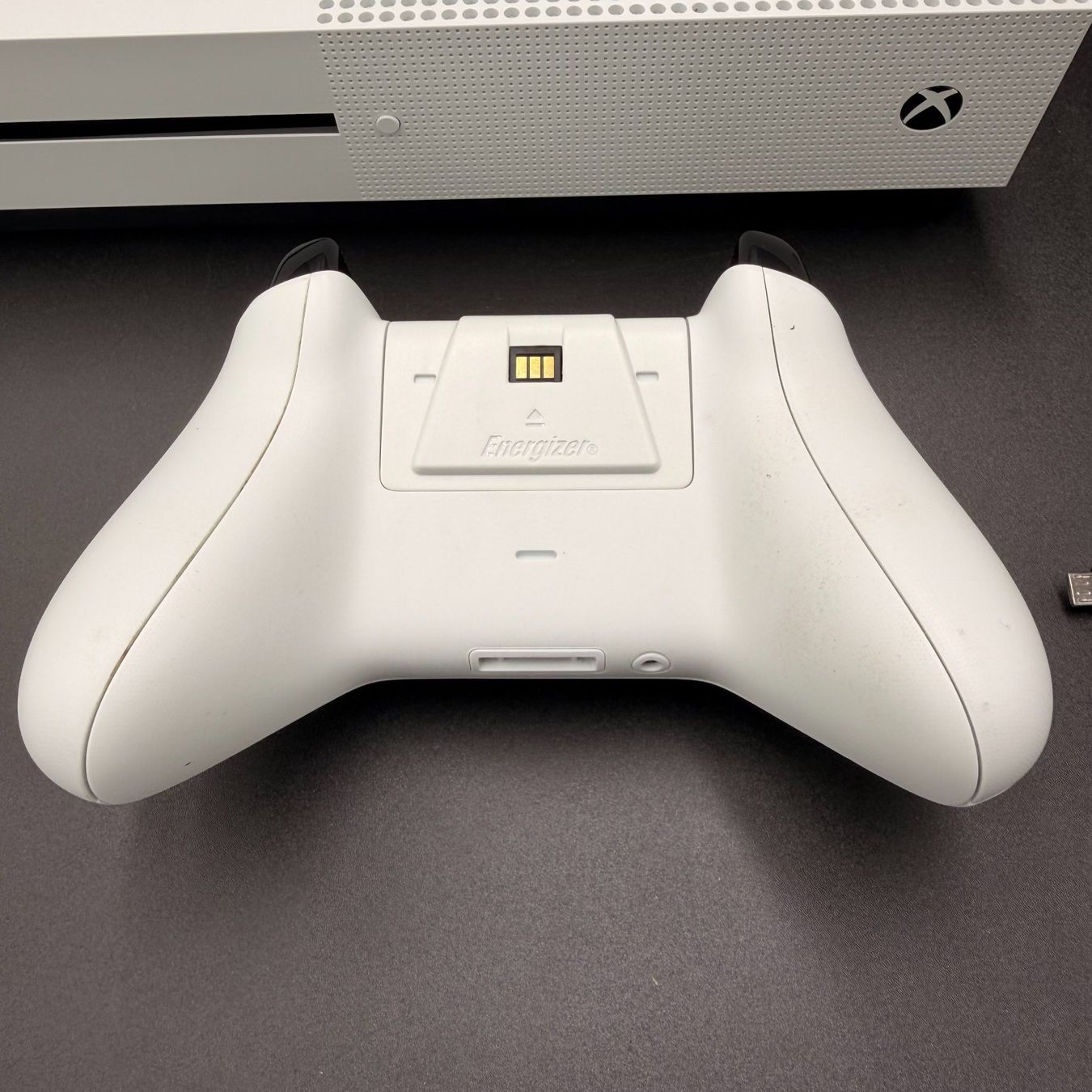 Microsoft Konsolen: Xbox One S Weiss inkl. Controller & Kabel – Gebraucht aus Düdingen von Nerdworld 2