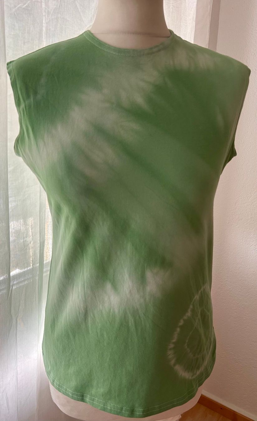 Top: Neu: hellgrünes Pee, Bea & Jae Batik-Top Tanktop M – Nuovo (secondo la descrizione) da Zürich venduto da DepotCharity