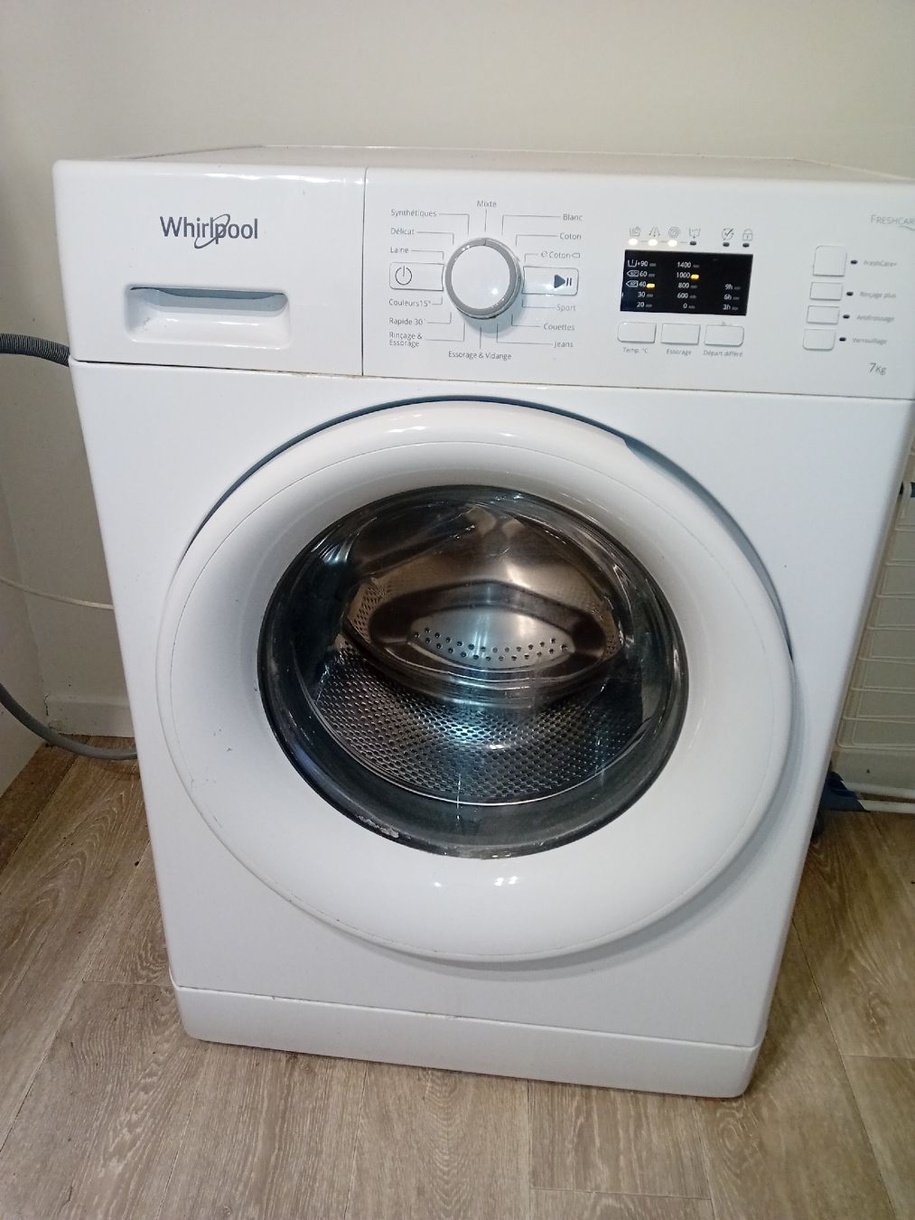 Waschmaschinen: Machine à laver Whirlpool  – Neu (gemäss Beschreibung) aus Moutier von