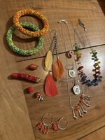 Lot de 13 bijoux corail argent perles plumes charms pomme