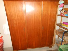 Grosser Kleiderschrank, 3-türig, Holz, Vintage
