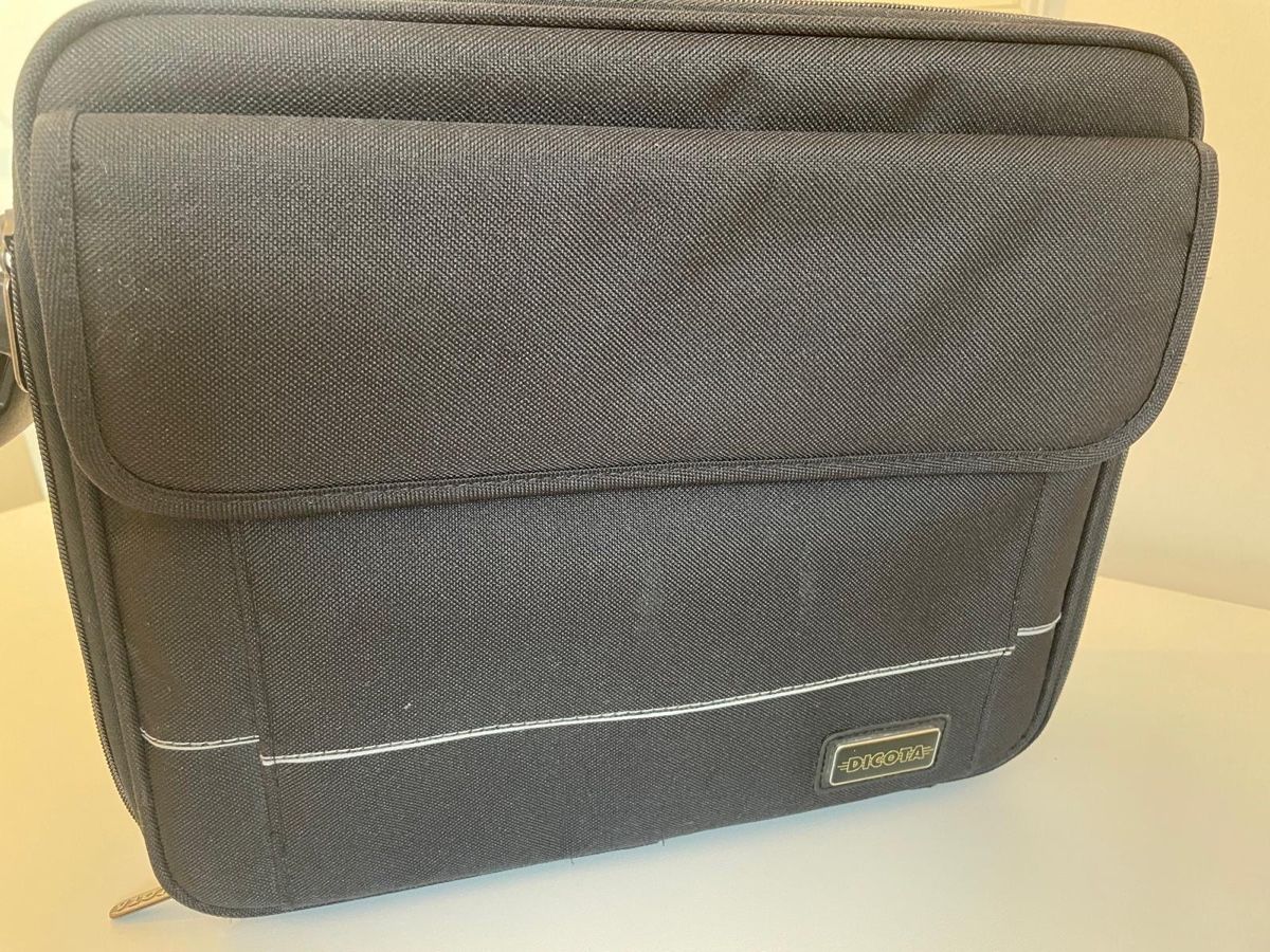 Borse: Schwarze Laptoptasche Dicota gepolstert – Usato da Basel venduto da Ch2005 3