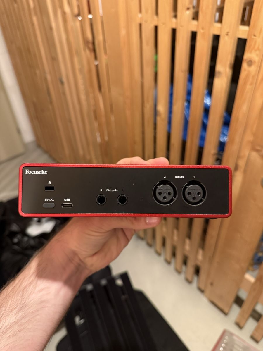 Focusrite Studioequipment: Focusrite Scarlett 2i2 – Gebraucht aus Watt von flavio_1996 1