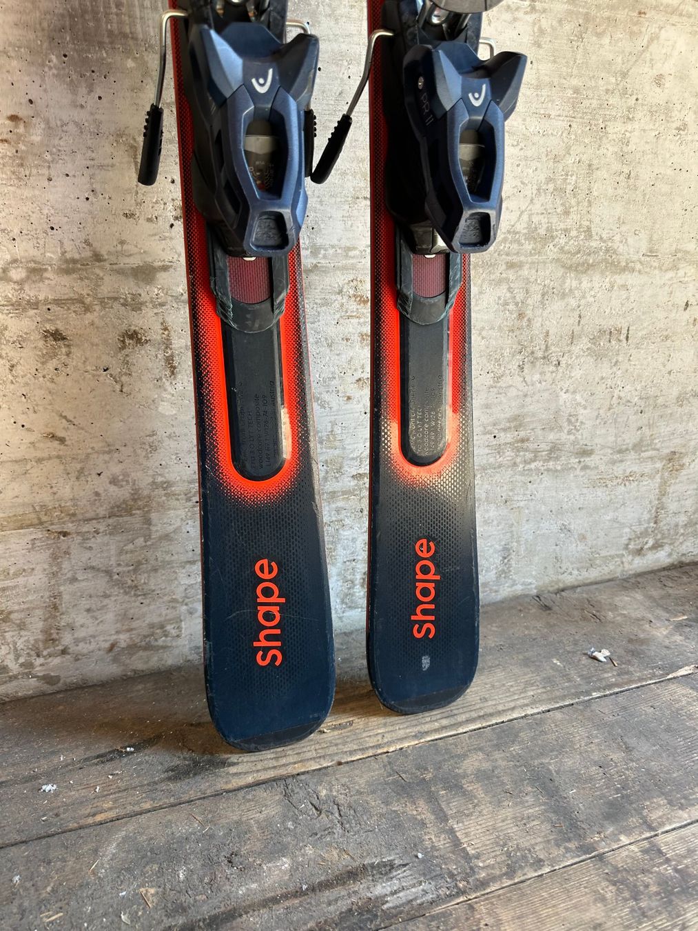 Head Skis: Head V-Shape Ski 149CM – Gebraucht aus Emmenbrücke von karkarkar 3