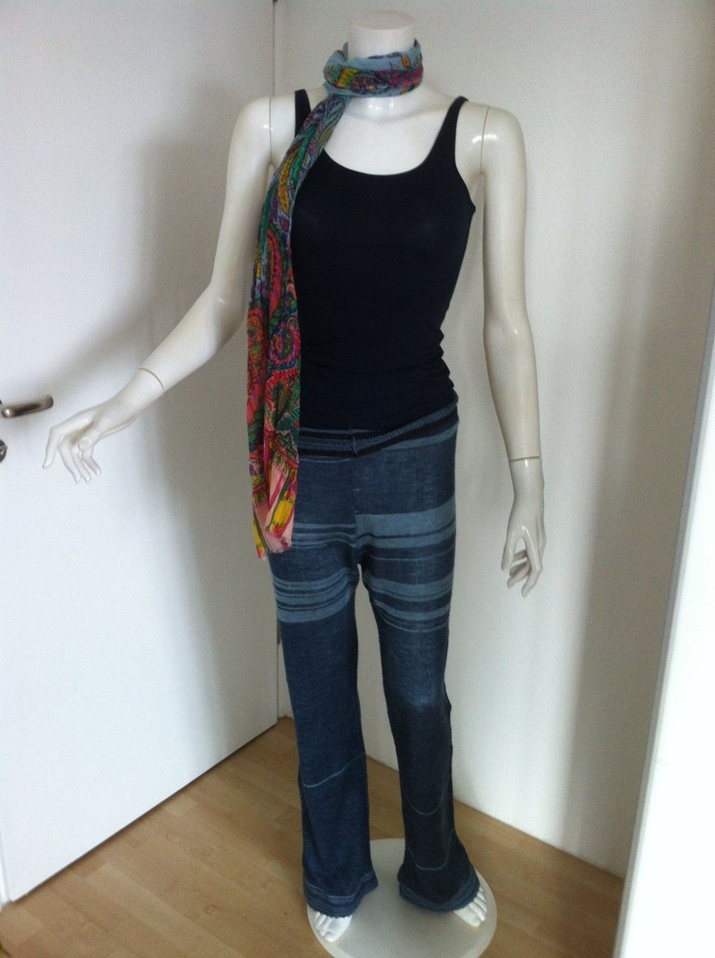Mango Tops: 🤩MANGO BASIC STRETCH TRÄGER TOP DUNKELBLAU NEU & CHANEL P. – Neuf (Voir description) à Olten par Naja-Twins-Twins 2
