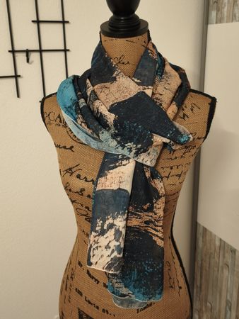 Damen Schal blau beige gemustert leicht guter Zustand