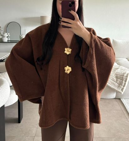 Brauner Cape mit goldenen Blumen - Zara H&M cos Massimo