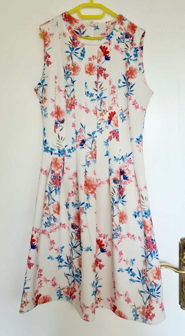 Vestiti: Robe taille 34/36 – Usato da Thônex venduto da AneleManele