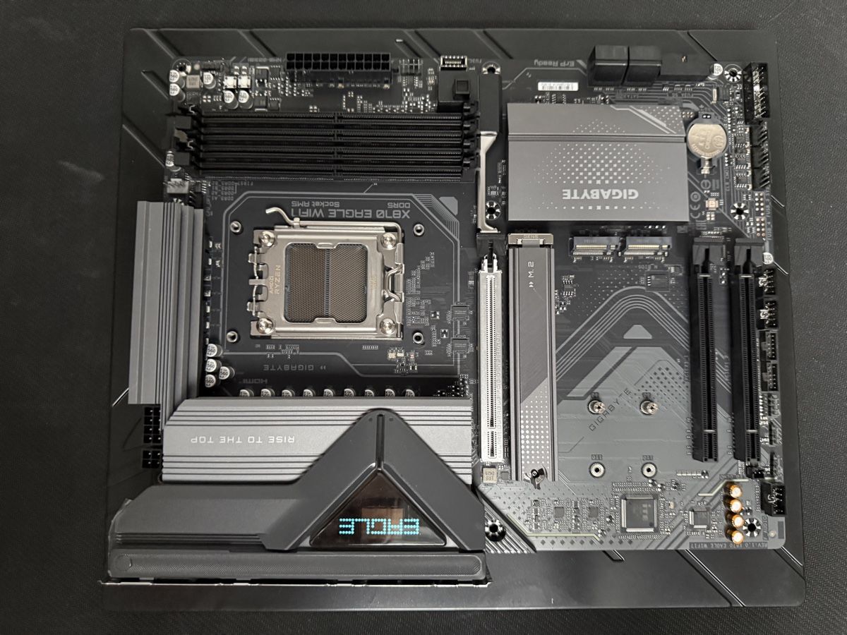 Gigabyte Schede madri: Gigabyte X870 EAGLE WIFI7 Mainboard / Motherboard – Usato da Basel venduto da Maxi-06 3