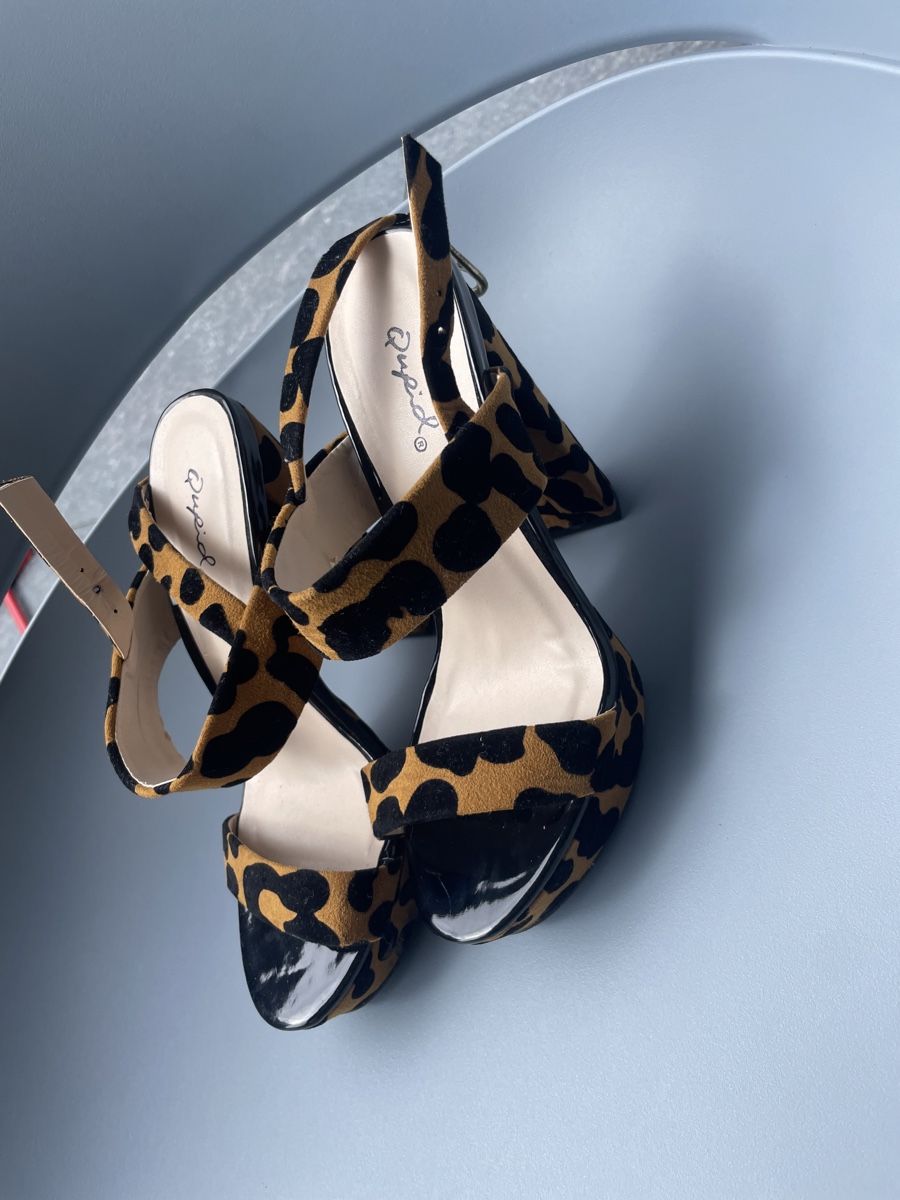 Scarpe da donna: Leoparden Sandale / Heels – Usato da Zürich venduto da Anushka86 3
