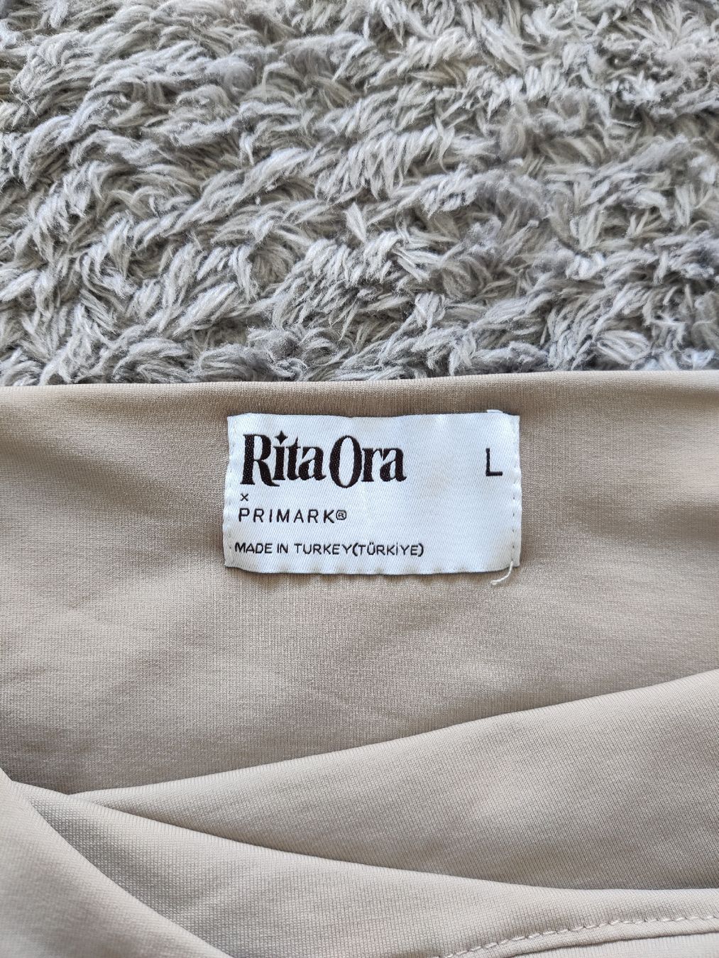 Primark Top: Body – Nuovo (secondo la descrizione) da Pieterlen venduto da Saemelili 3