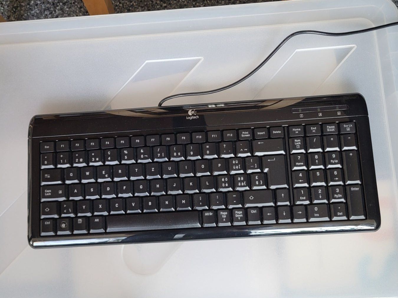 Logitech Tastiere: Logitech Ultra-Flat Keyboard – Usato da Rümlang venduto da Greenliff