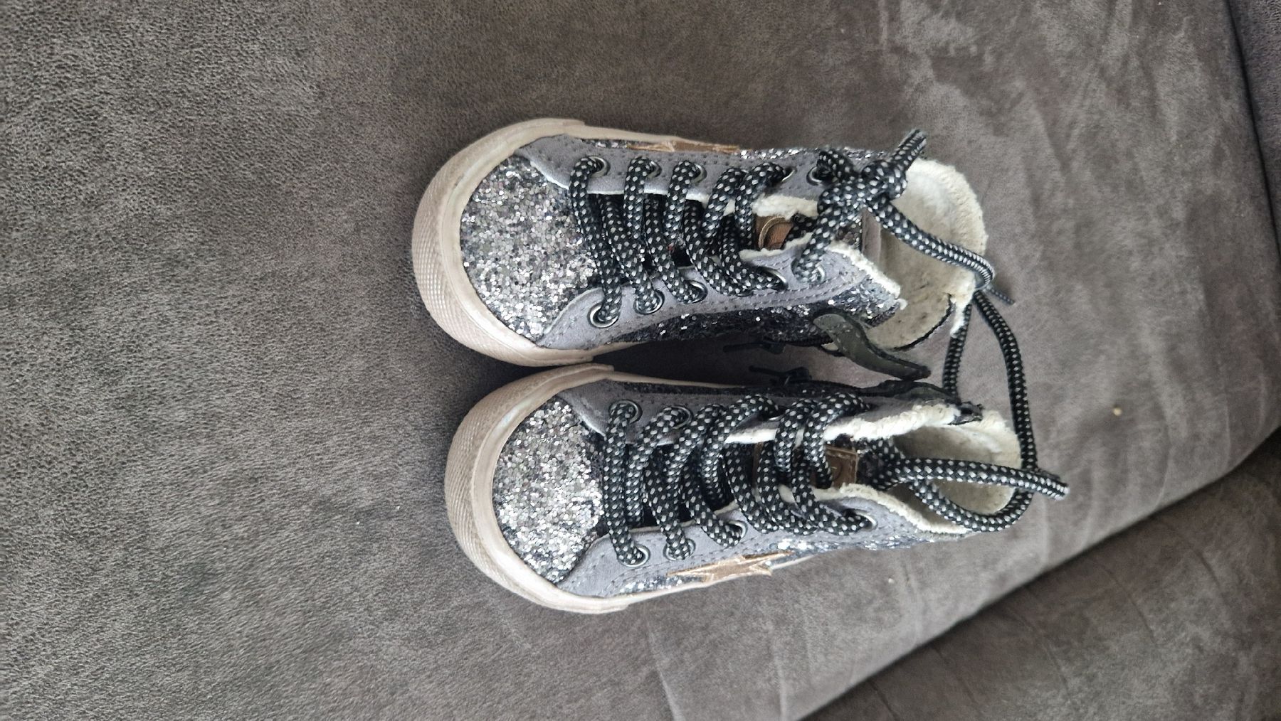 Next Scarpe per ragazze: Warme Glitzer-Winter-Sneakers – Usato da Dietikon venduto da matej069 1