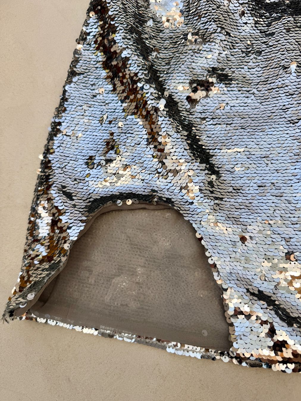 Gonne: Mini jupe à sequins argentés neuve – Nuovo (secondo la descrizione) da giffers venduto da sev_c9x9 3